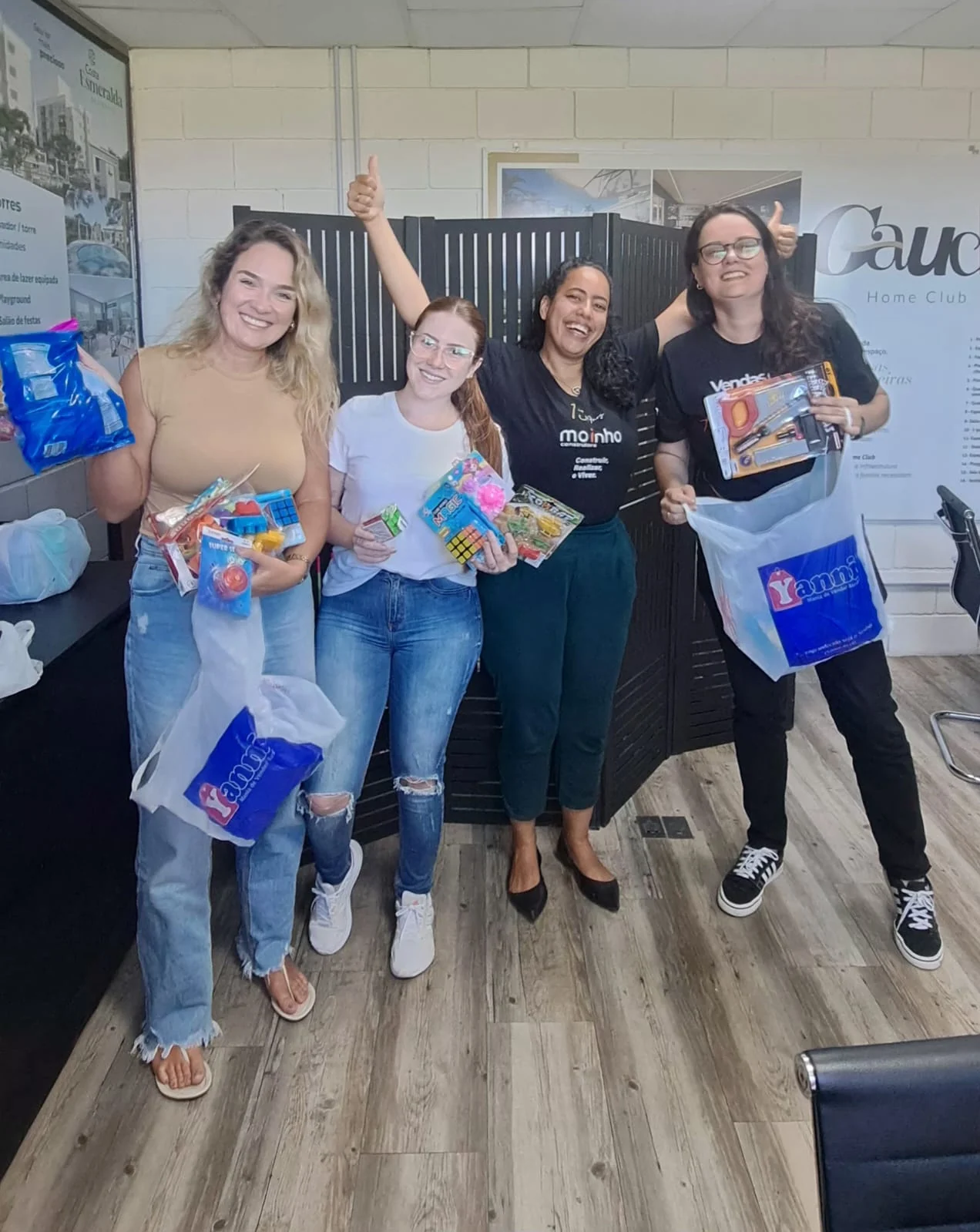 Equipe da Moinho reunida em campanha de doações